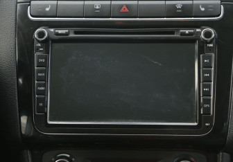 Подержанный автомобиль Volkswagen Polo Sedan 2014 года (13 фото)