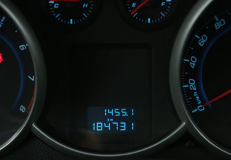 Подержанный автомобиль Chevrolet Cruze Sedan 2010 года (17 фото)