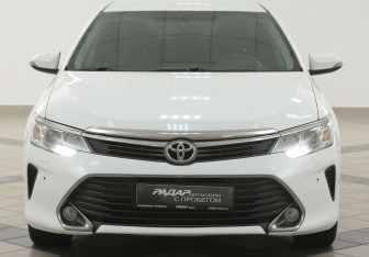 Подержанный автомобиль Toyota Camry Sedan 2015 года (6 фото)