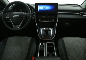 Подержанный автомобиль Haval M6 2023 года (12 фото)