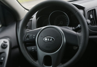 Подержанный автомобиль Kia Cerato Sedan 2011 года (16 фото)