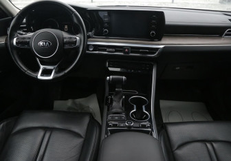 Подержанный автомобиль Kia K5 2021 года (23 фото)
