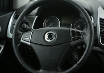 Подержанный автомобиль SsangYong Actyon 2014 года (16 фото)