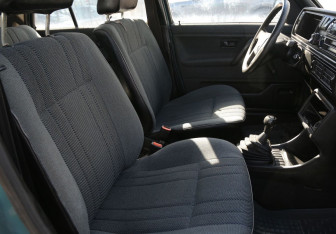 Подержанный автомобиль Volkswagen Golf Hatchback 1990 года (10 фото)