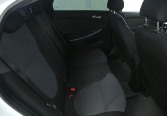 Подержанный автомобиль Hyundai Solaris Sedan 2013 года (11 фото)