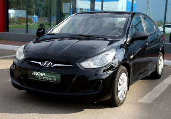 Подержанный автомобиль Hyundai Solaris Sedan 2013 года (3 фото)