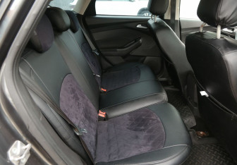 Подержанный автомобиль Ford Focus Hatchback 2015 года (11 фото)