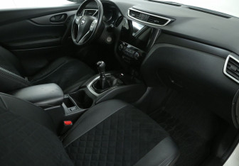 Подержанный автомобиль Nissan Qashqai 2018 года (9 фото)