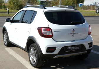 Подержанный автомобиль Renault Sandero 2019 года (4 фото)