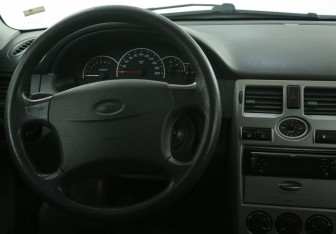 Подержанный автомобиль LADA (ВАЗ) Priora Wagon 2010 года (14 фото)
