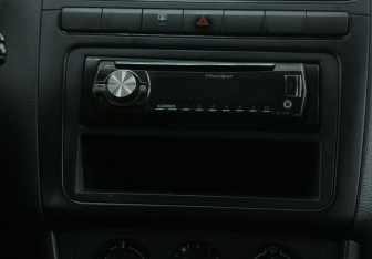 Подержанный автомобиль Volkswagen Polo Sedan 2013 года (13 фото)