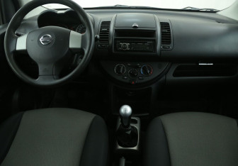 Подержанный автомобиль Nissan Note 2012 года (12 фото)