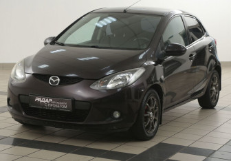 Подержанный автомобиль Mazda 2 Hatchback 2008 года (8 фото)