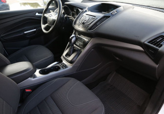 Подержанный автомобиль Ford Kuga 2014 года (9 фото)