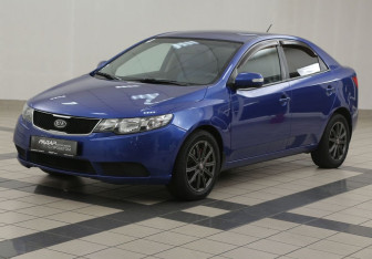 Подержанный автомобиль Kia Cerato Sedan 2010 года (8 фото)