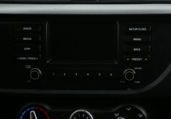 Подержанный автомобиль Kia Rio Hatchback 2018 года (23 фото)