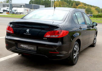 Подержанный автомобиль Peugeot 408 2012 года (6 фото)