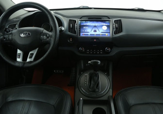 Подержанный автомобиль Kia Sportage 2013 года (12 фото)