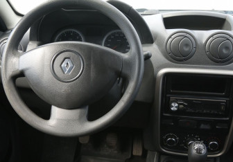 Подержанный автомобиль Renault Duster 2015 года (14 фото)