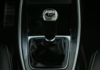 Подержанный автомобиль Hyundai Elantra Sedan 2012 года (15 фото)