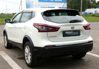 Подержанный автомобиль Nissan Qashqai 2021 года (4 фото)