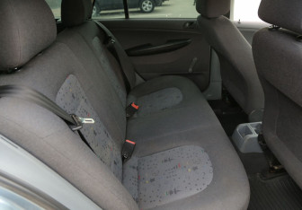Подержанный автомобиль Skoda Fabia Wagon 2002 года (11 фото)