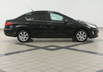 Подержанный автомобиль Peugeot 408 2013 года (5 фото)