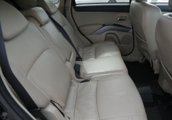 Подержанный автомобиль Mitsubishi Outlander 2010 года (11 фото)