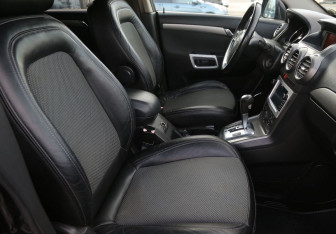 Подержанный автомобиль Opel Antara 2008 года (10 фото)