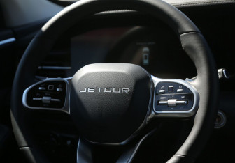 Подержанный автомобиль Jetour X90 2023 года (17 фото)