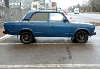 Подержанный автомобиль LADA (ВАЗ) 2105 2005 года (7 фото)