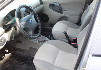 Подержанный автомобиль LADA (ВАЗ) Kalina Hatchback 2011 года (10 фото)