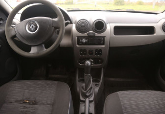 Подержанный автомобиль Renault Logan Sedan 2011 года (12 фото)
