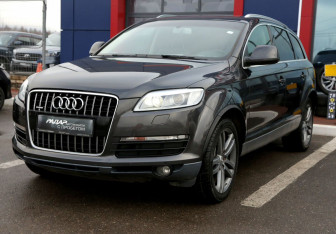 Подержанный автомобиль Audi Q7 2005 года (3 фото)