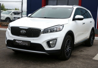 Подержанный автомобиль Kia Sorento 2015 года (3 фото)