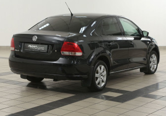 Подержанный автомобиль Volkswagen Polo Sedan 2012 года (4 фото)