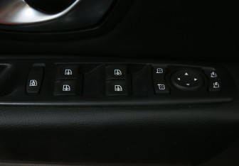 Подержанный автомобиль Renault Megane Hatchback 2010 года (17 фото)
