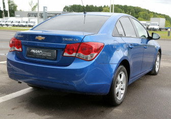 Подержанный автомобиль Chevrolet Cruze Sedan 2011 года (6 фото)