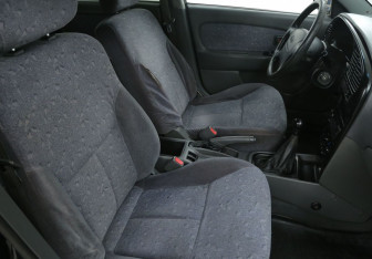 Подержанный автомобиль Kia Spectra Sedan 2006 года (10 фото)