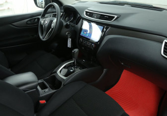 Подержанный автомобиль Nissan Qashqai 2017 года (9 фото)