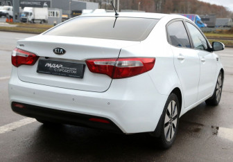 Подержанный автомобиль Kia Rio Sedan 2013 года (6 фото)