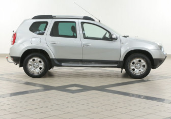 Подержанный автомобиль Renault Duster 2012 года (5 фото)