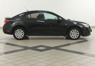 Подержанный автомобиль Chevrolet Cruze Sedan 2012 года (5 фото)