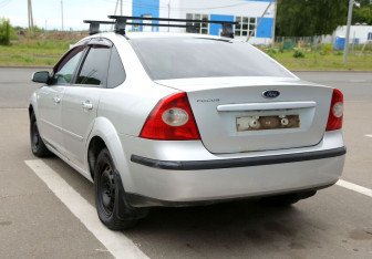 Подержанный автомобиль Ford Focus Sedan 2007 года (4 фото)