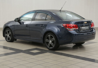 Подержанный автомобиль Chevrolet Cruze Sedan 2009 года (2 фото)