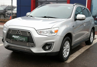 Подержанный автомобиль Mitsubishi ASX 2013 года (3 фото)