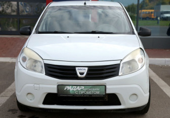 Подержанный автомобиль Dacia Sandero 2009 года (2 фото)