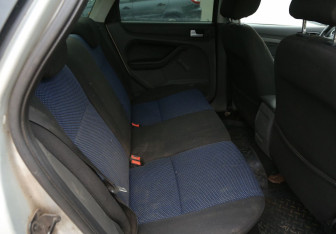 Подержанный автомобиль Ford Focus Sedan 2007 года (11 фото)