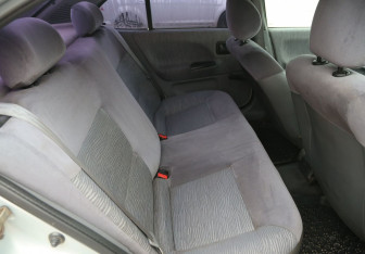 Подержанный автомобиль Renault Megane Sedan 2001 года (11 фото)