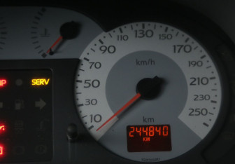 Подержанный автомобиль Renault Symbol 2007 года (17 фото)